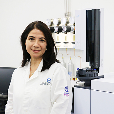 Mirna Estarrón Espinosa, Dra.